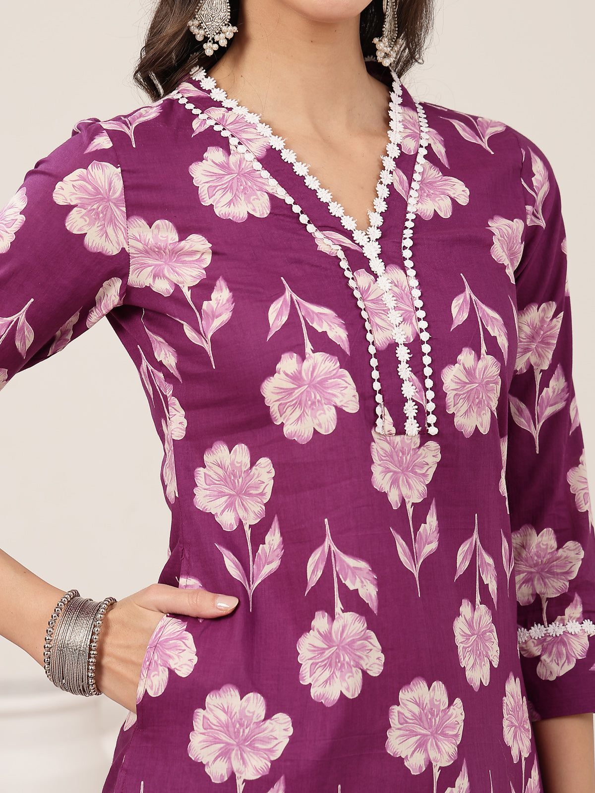 Cotton Calf Length Printed 3/4 Sleeves V-Neck Kurta