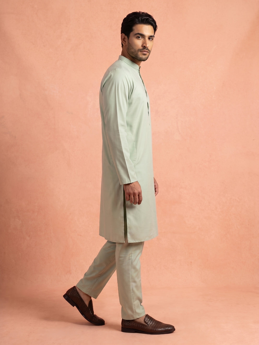 Men Silk Blend Solid Kurta Pyjama Set