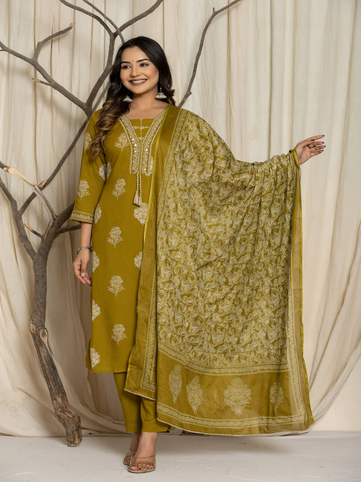 Floral Print Rayon Straight Kurta Set with Trousers &amp; Dupatta