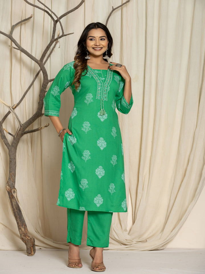 Floral Print Rayon Straight Kurta Set with Trousers &amp; Dupatta