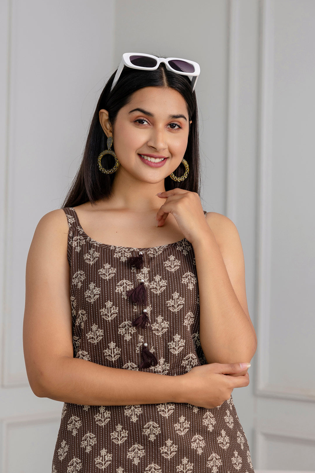 Brown Ethnic Straight Sleeveless Kurta