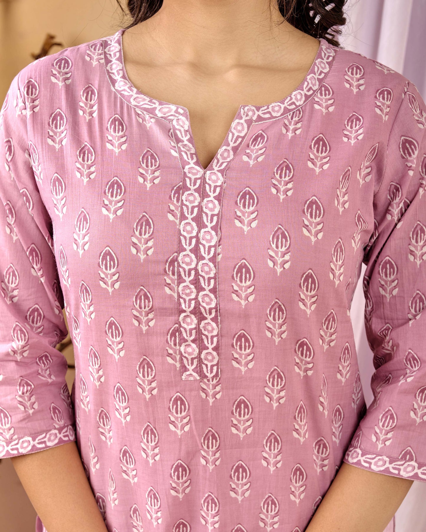 Mauve Printed Straight Kurta with Three Quarter Sleeves
