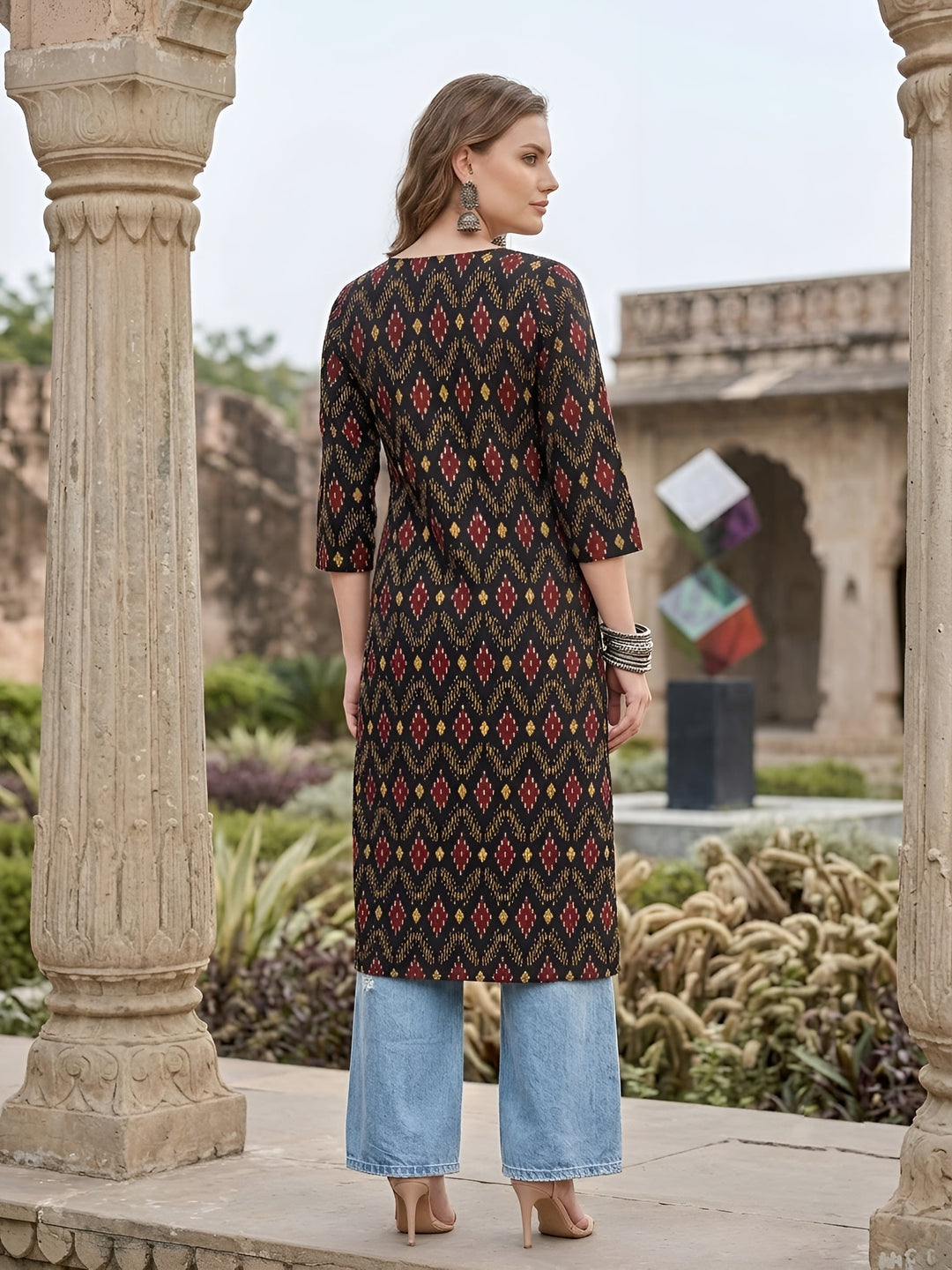 Printed Straight Kurta With Three Quarter Sleeves