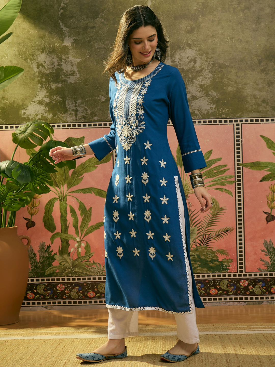 Solid &amp; Embroidered Rayon Straight Kurta