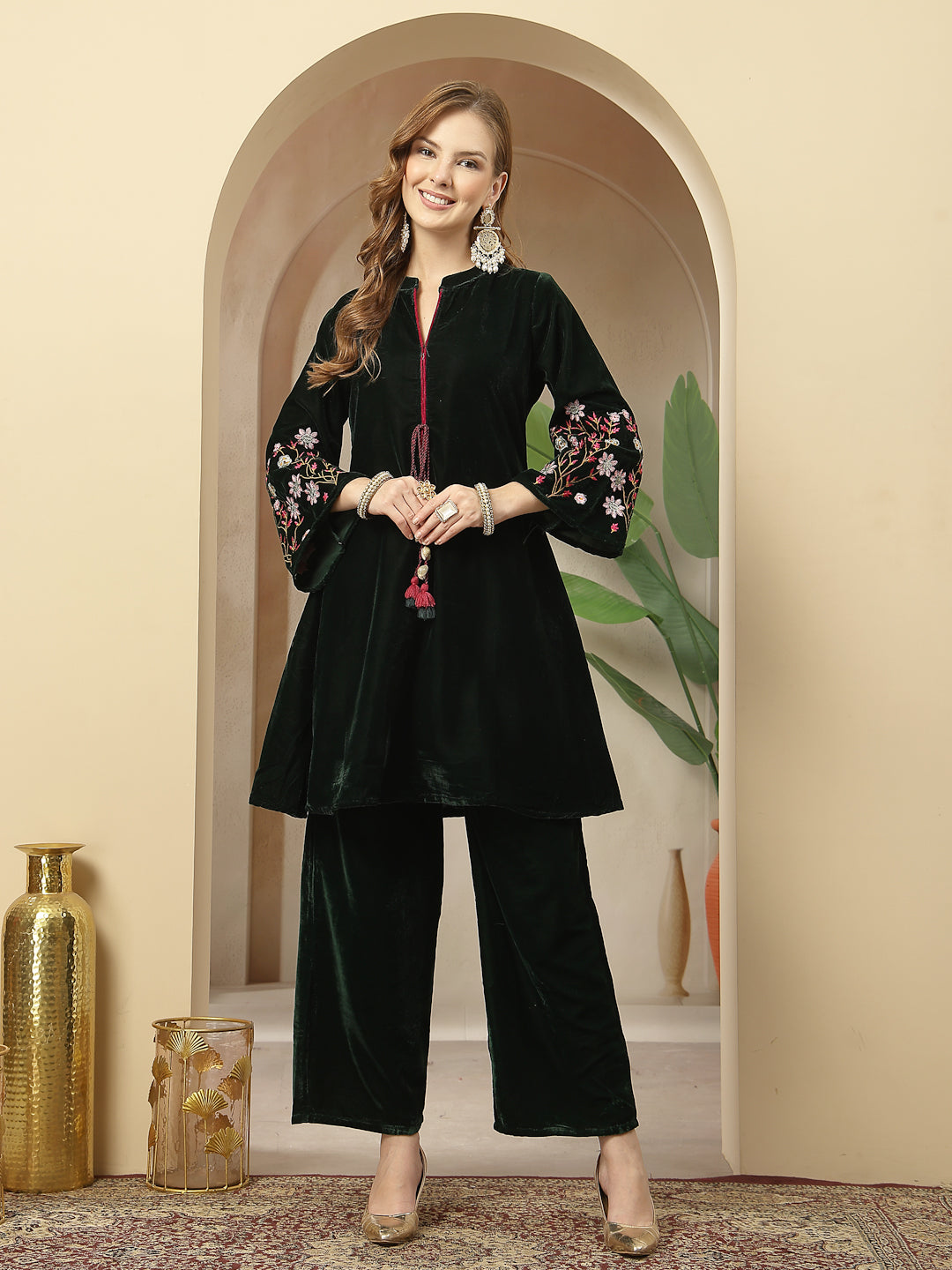 Women's Green Solid & Embroidered Velvet Co-Ord Set