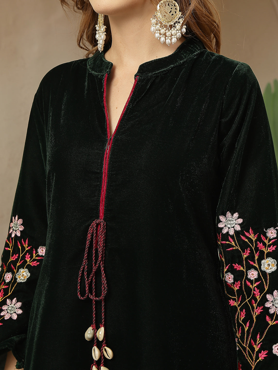 Women's Green Solid & Embroidered Velvet Co-Ord Set