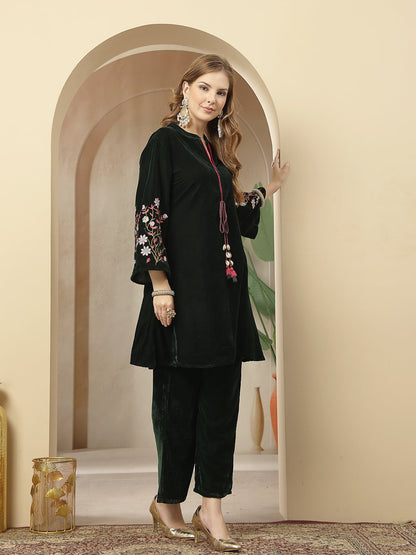Women's Green Solid & Embroidered Velvet Co-Ord Set