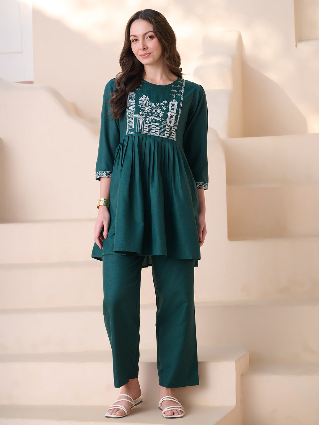 Green Solid &amp; Embroidered Cotton Blend Co-Ord Set
