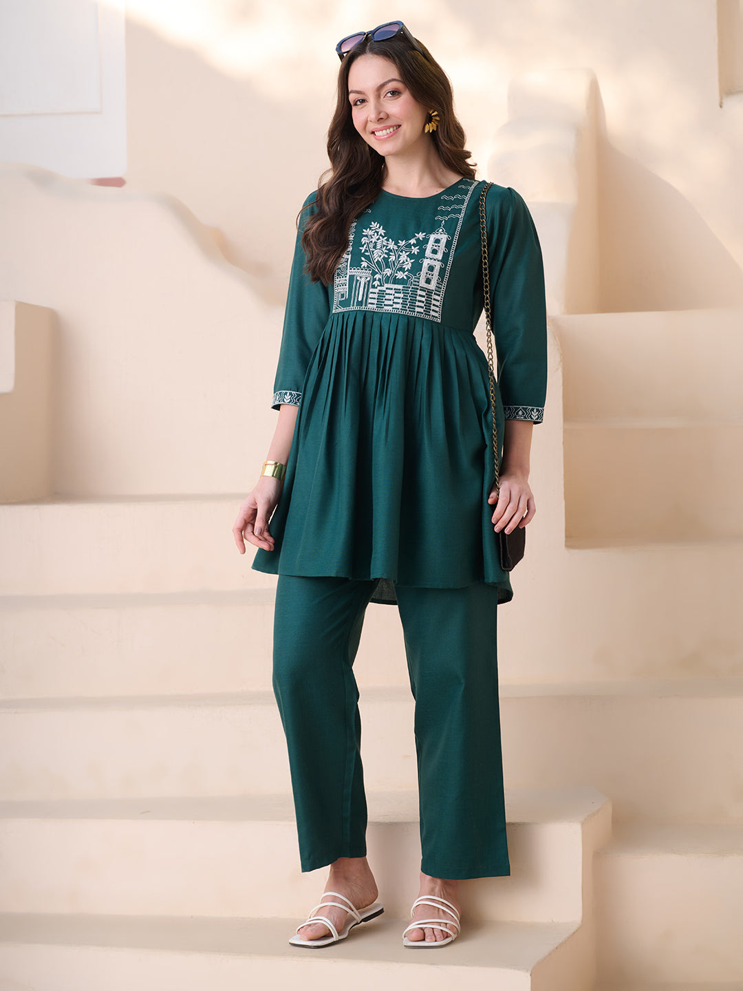 Green Solid &amp; Embroidered Cotton Blend Co-Ord Set