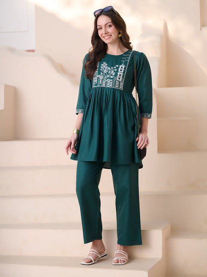 Green Solid & Embroidered Cotton Blend Co-Ord Set