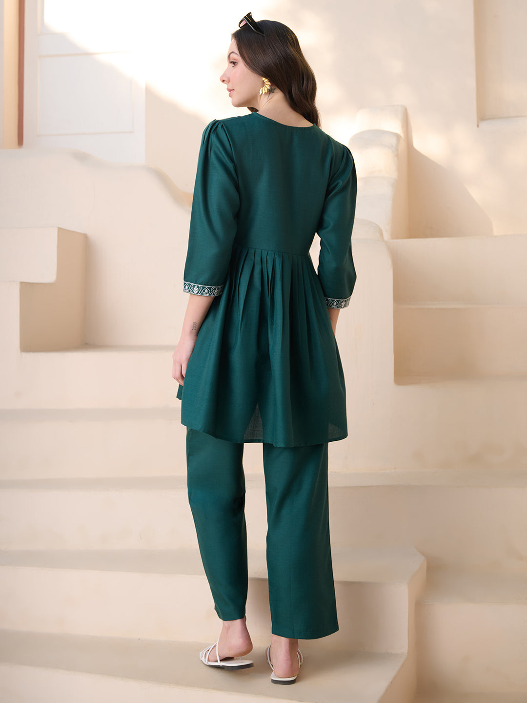 Green Solid &amp; Embroidered Cotton Blend Co-Ord Set