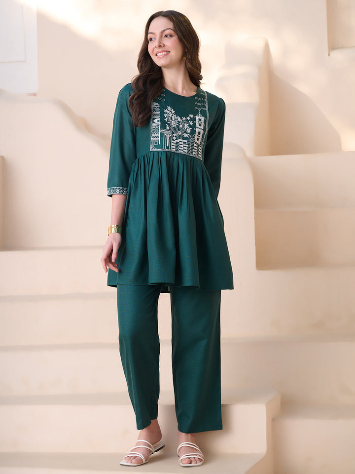 Green Solid &amp; Embroidered Cotton Blend Co-Ord Set
