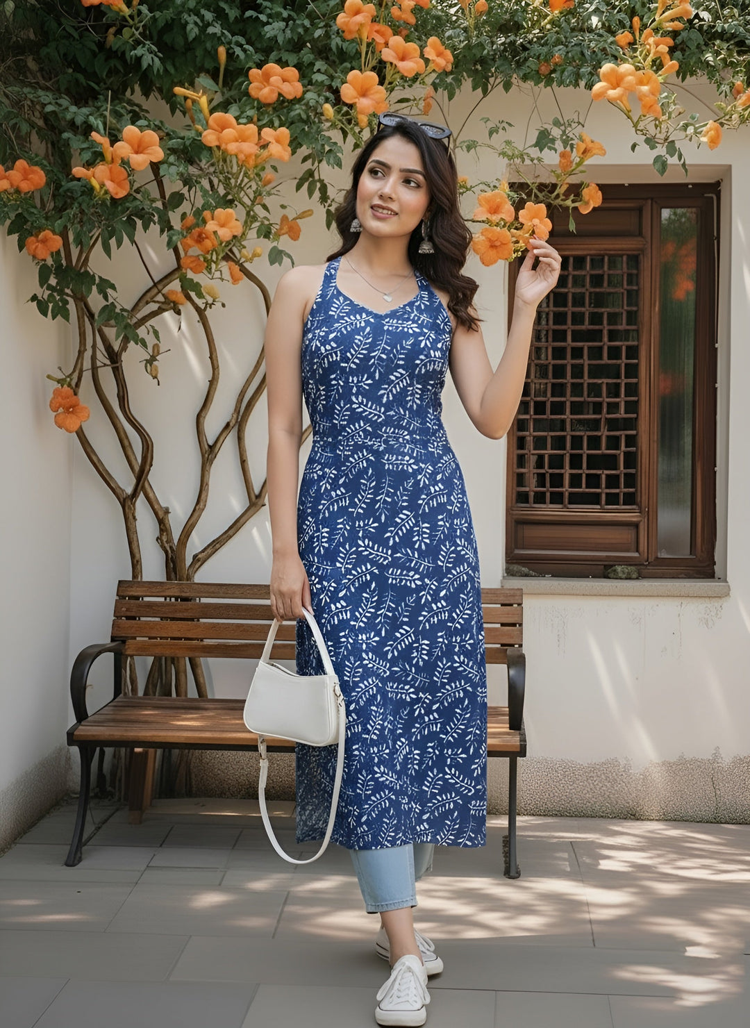 Printed Stylish Back Straight Sleeveless Kurta