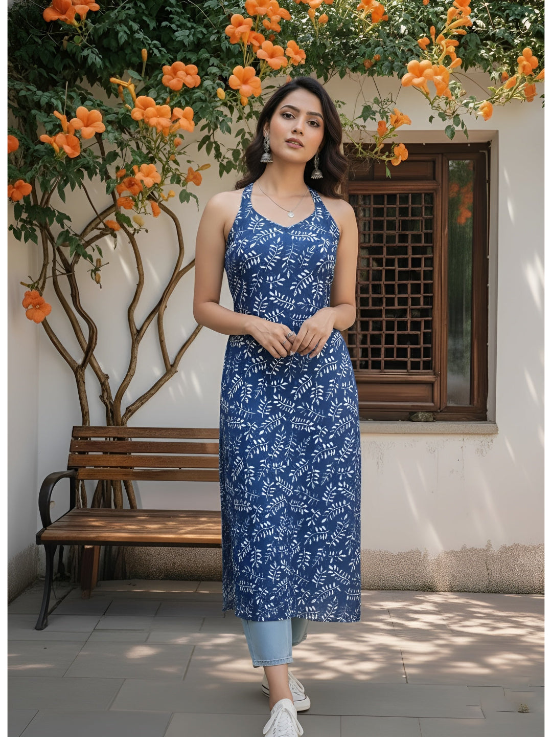 Printed Stylish Back Straight Sleeveless Kurta