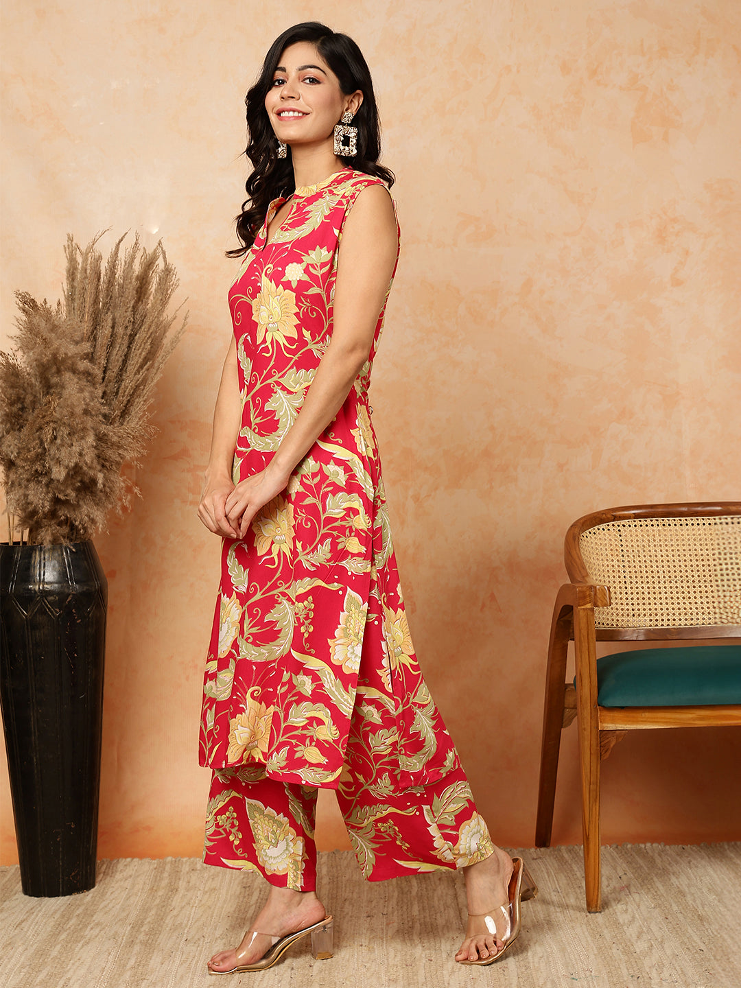 Rayon  Calf Length Printed Straight Slveeless Mandarin Kurta Bottom Set