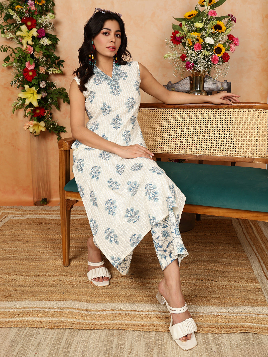 Cotton  Calf Length Printed Straight Slveeless Collar Kurta Bottom Set