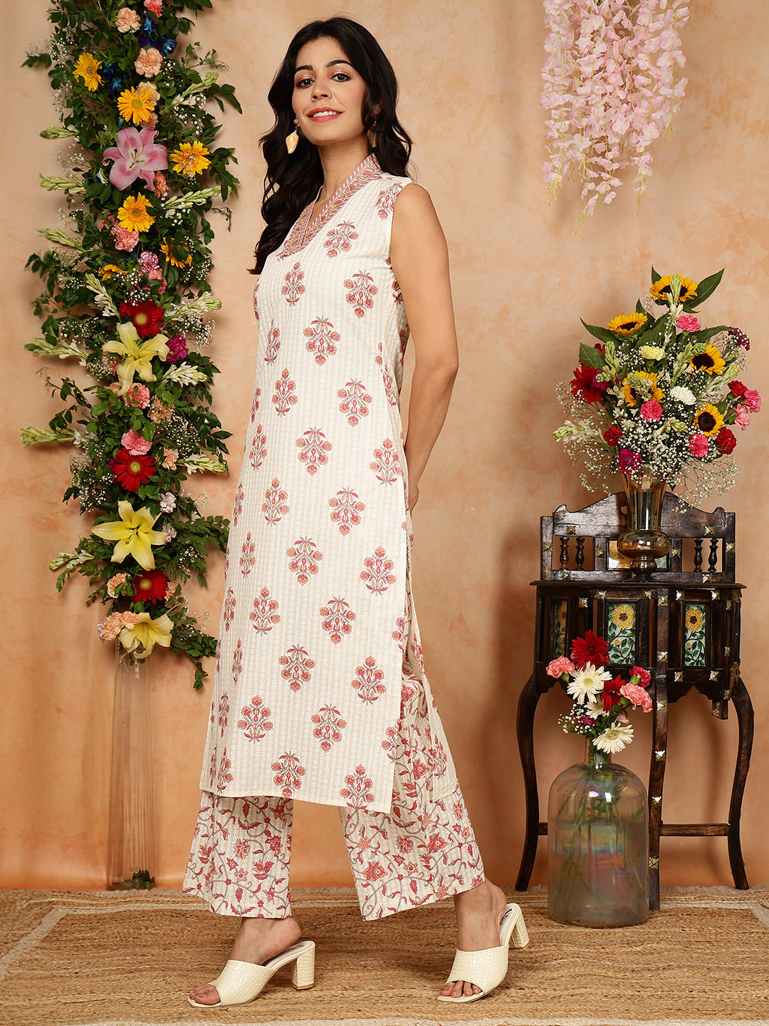 Cotton  Calf Length Printed Straight Slveeless Collar Kurta Bottom Set