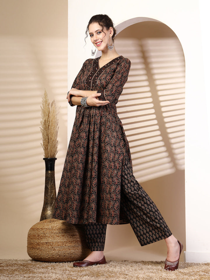 Cotton  Calf Length Printed Flared 3/4 Sleeves V-Neck Kurta Bottom Dupatta Set