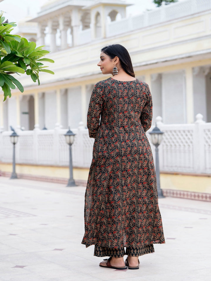 Cotton  Calf Length Printed Flared 3/4 Sleeves V-Neck Kurta Bottom Dupatta Set