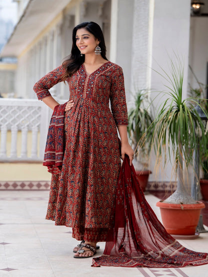 Cotton  Calf Length Printed Flared 3/4 Sleeves V-Neck Kurta Bottom Dupatta Set