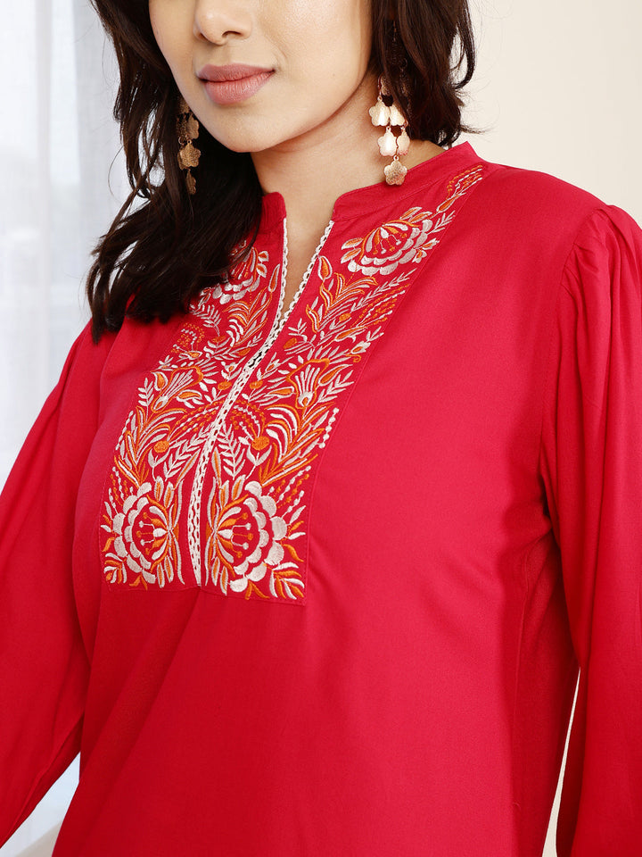 Rayon Hip Length Solid Straight 3/4 Sleeves Round Kurta Suit Set
