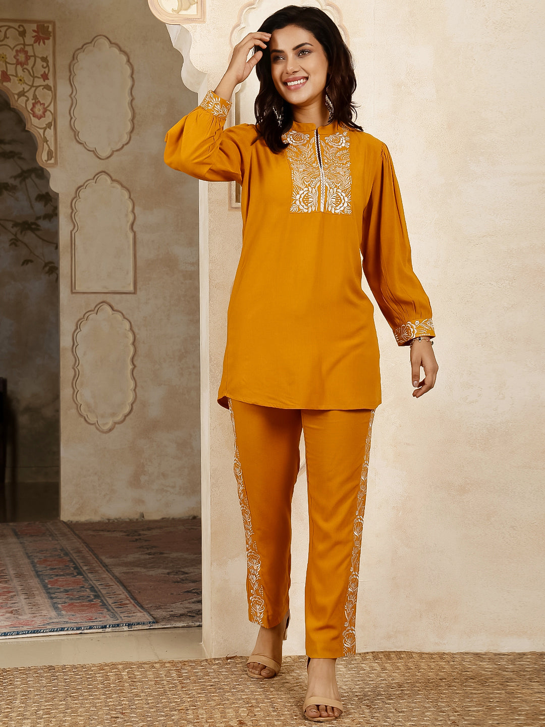 Rayon Hip Length Solid Straight 3/4 Sleeves Round Kurta Suit Set