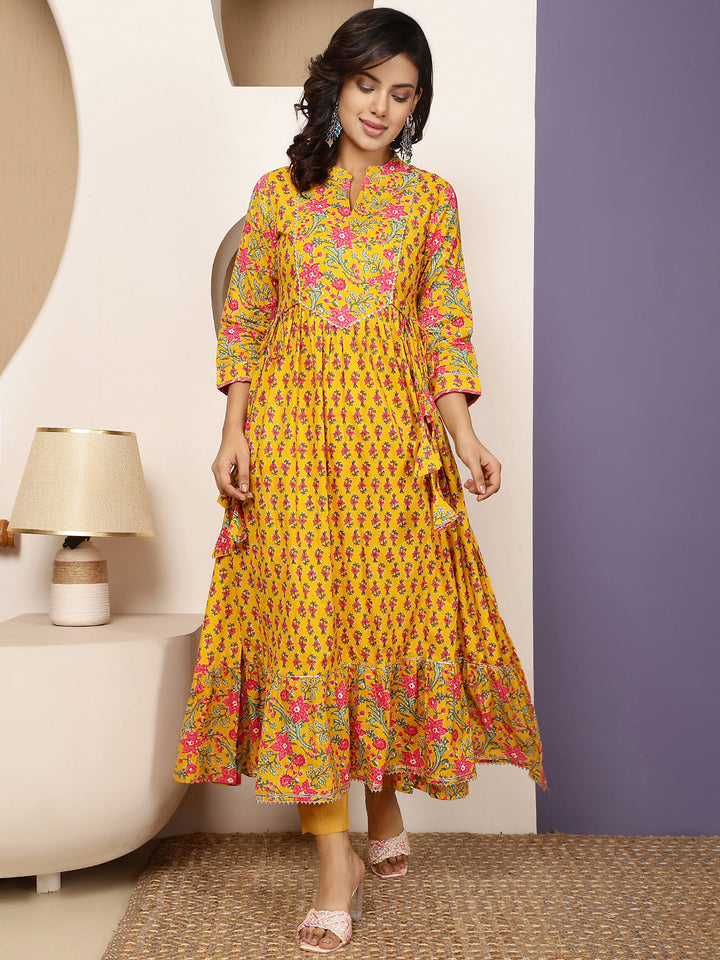 Cotton Calf Length Printed Flared 3/4 Sleeves Round Gown