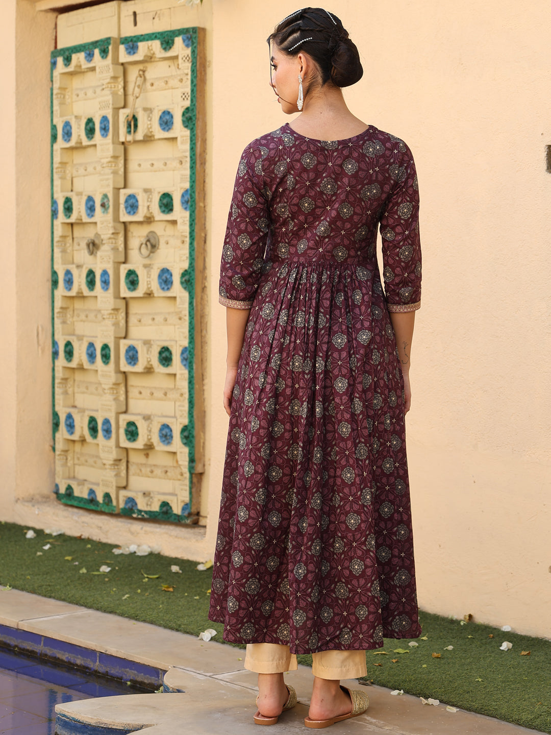 Cotton Calf Length Printed Flared 3/4 Sleeves V-Neck Kurta