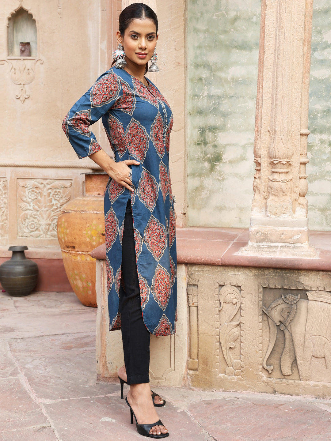 Cotton Calf Length Printed Straight 3/4 Sleeves Round Neck Kurta