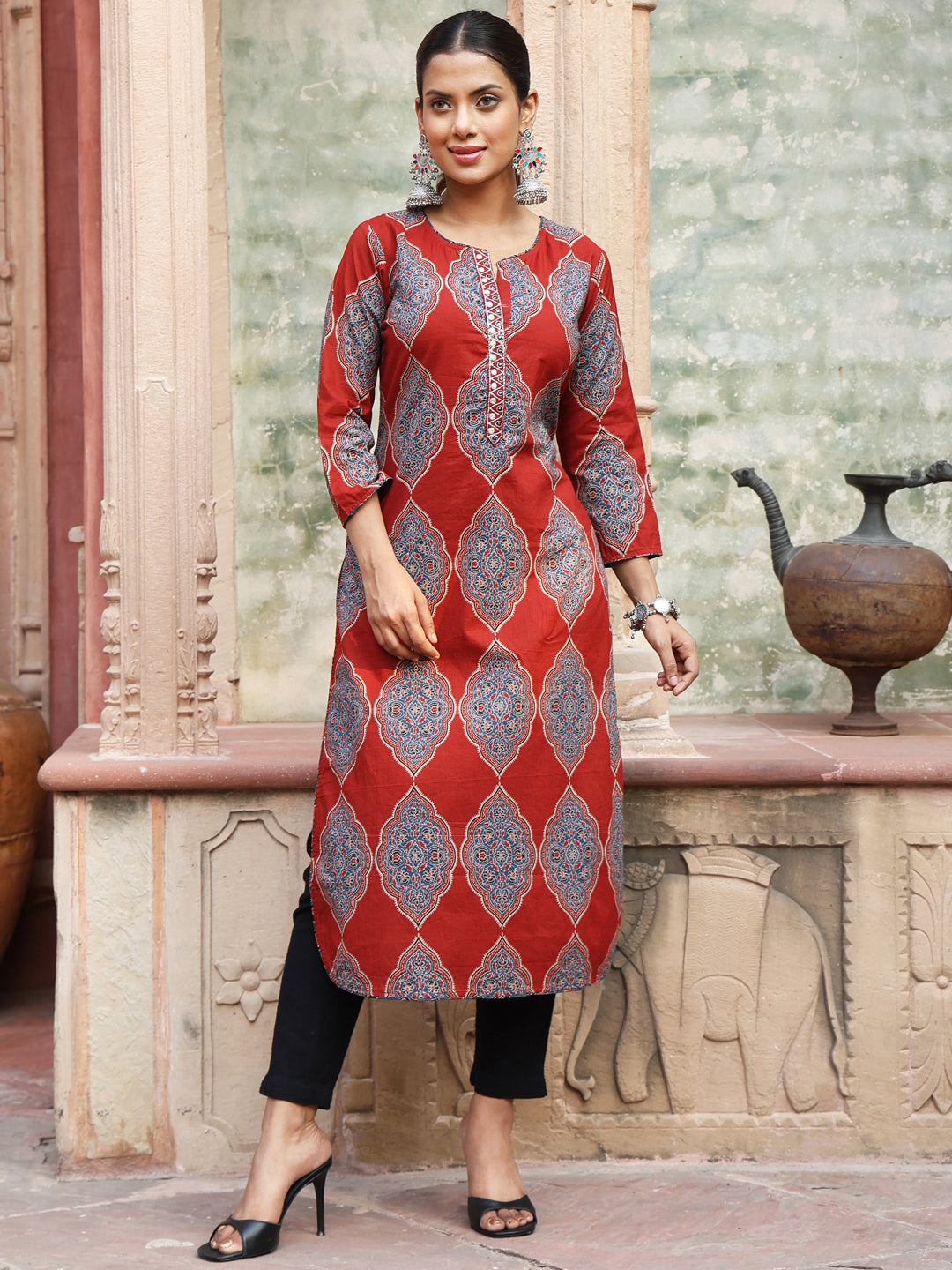 Cotton Calf Length Printed Straight 3/4 Sleeves Round Neck Kurta