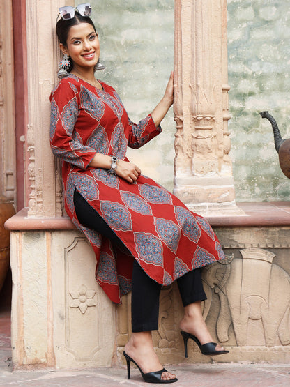 Cotton Calf Length Printed Straight 3/4 Sleeves Round Neck Kurta
