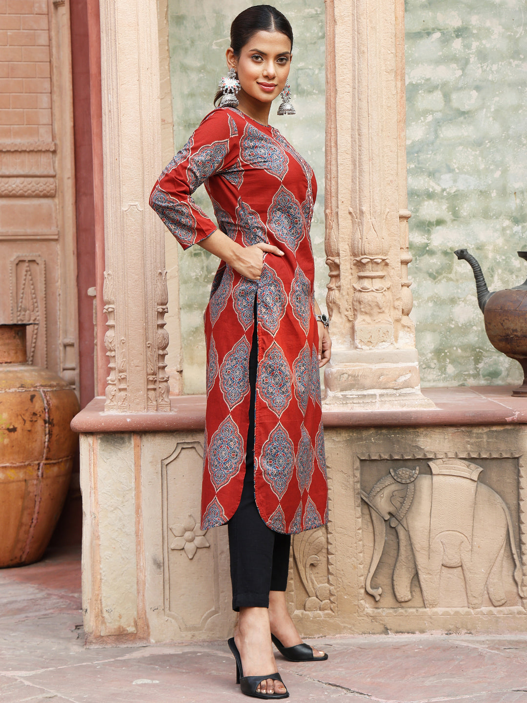 Cotton Calf Length Printed Straight 3/4 Sleeves Round Neck Kurta