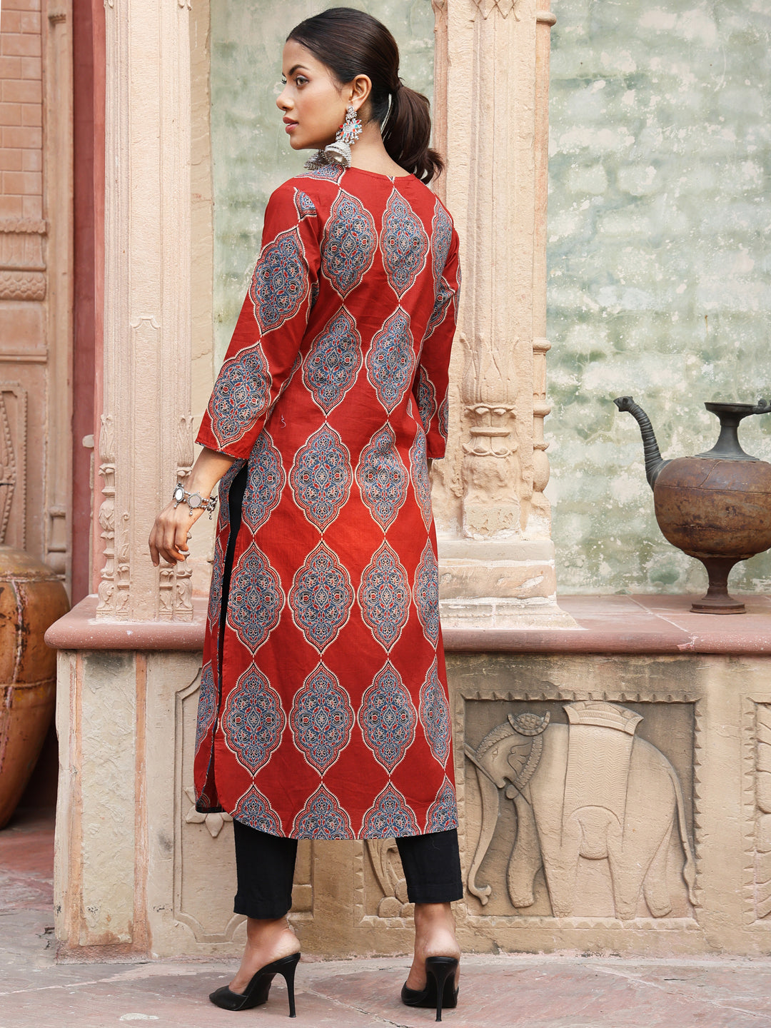 Cotton Calf Length Printed Straight 3/4 Sleeves Round Neck Kurta
