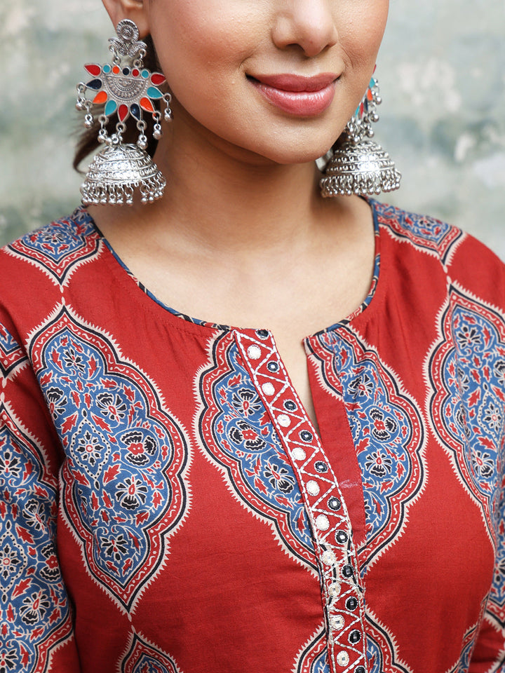 Cotton Calf Length Printed Straight 3/4 Sleeves Round Neck Kurta