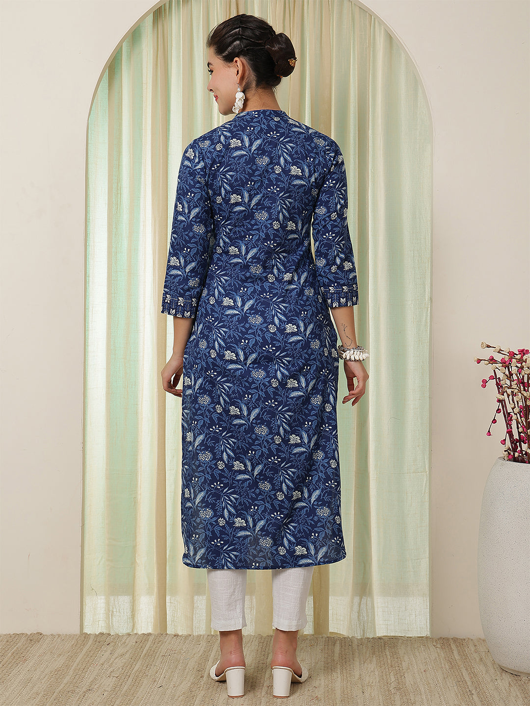 Cotton Calf Length Printed Straight 3/4 Sleeves V-Neck Kurta