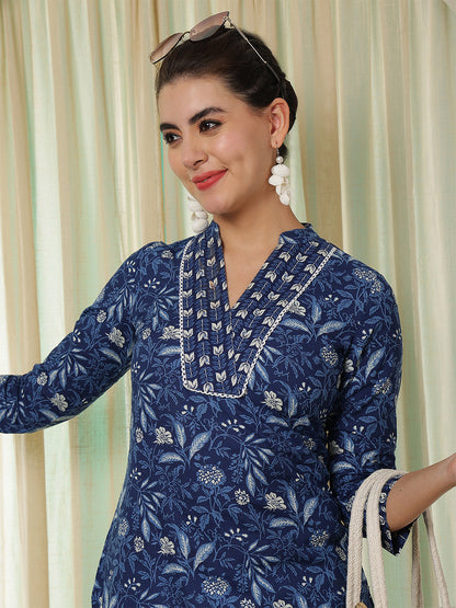 Cotton Calf Length Printed Straight 3/4 Sleeves V-Neck Kurta