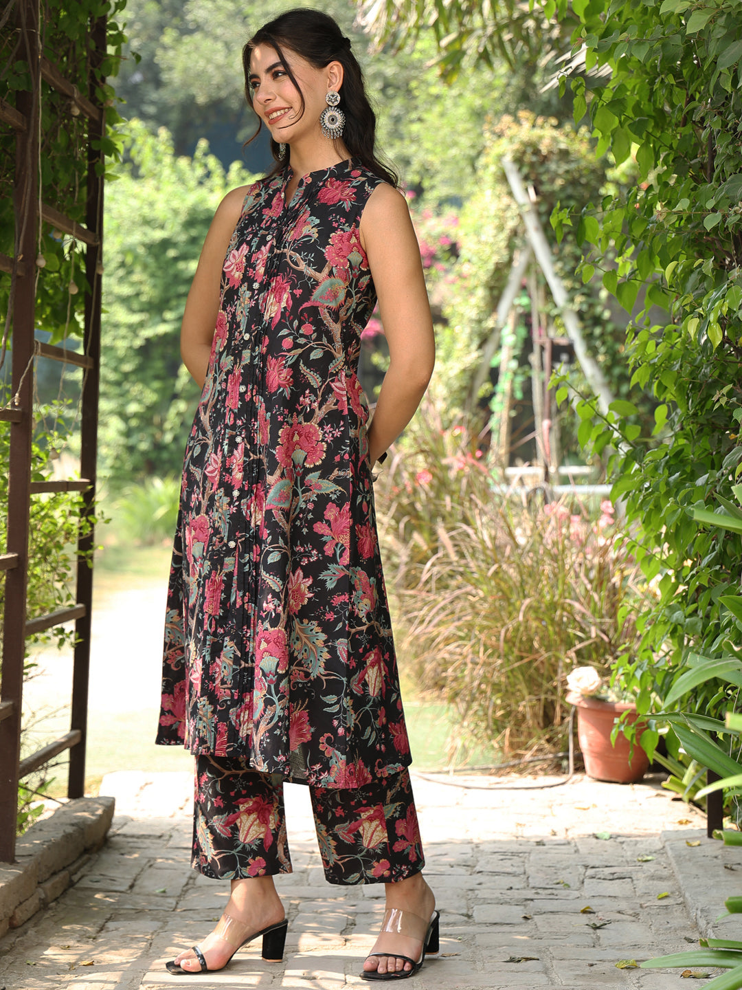 Cotton Calf Length Printed A-Line Sleeveless Sleeves Mandarin Kurta Bottom Set