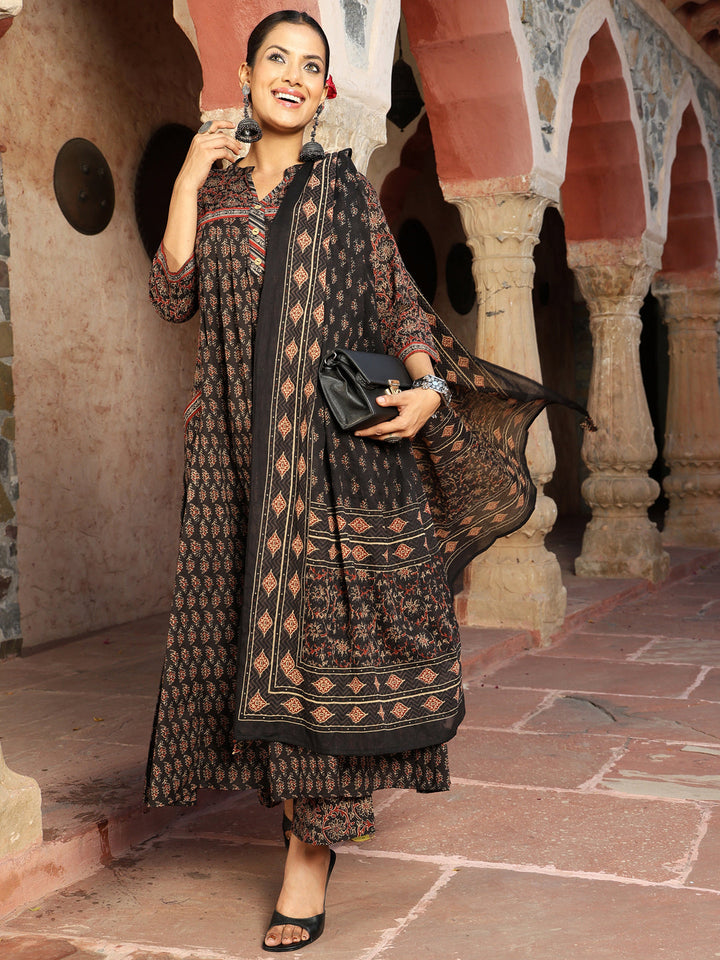 Cotton Calf Length Printed Flared 3/4 Sleeves Mandarin Kurta Suit Set