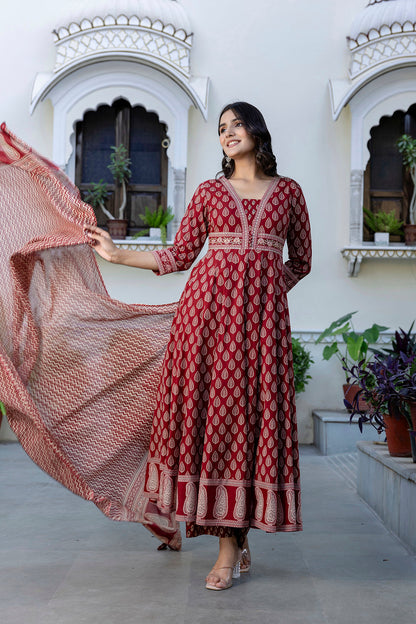 Cotton Calf Length Printed Flared 3/4 Sleeves V-Neck Kurta Suit Set