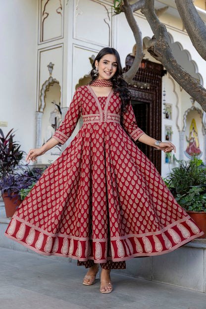 Cotton Calf Length Printed Flared 3/4 Sleeves V-Neck Kurta Suit Set