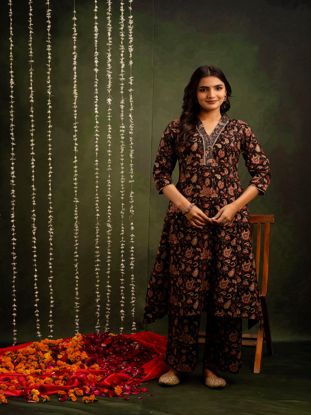 Cotton Calf Length Printed A-Line 3/4 Sleeves V-Neck Kurta Bottom Set