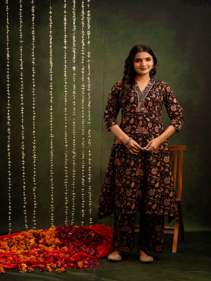 Cotton Calf Length Printed A-Line 3/4 Sleeves V-Neck Kurta Bottom Set