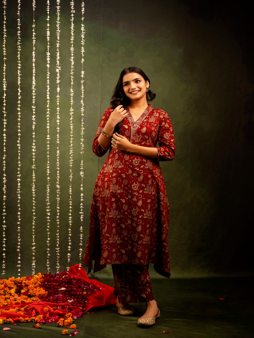 Cotton Calf Length Printed A-Line 3/4 Sleeves V-Neck Kurta Bottom Set