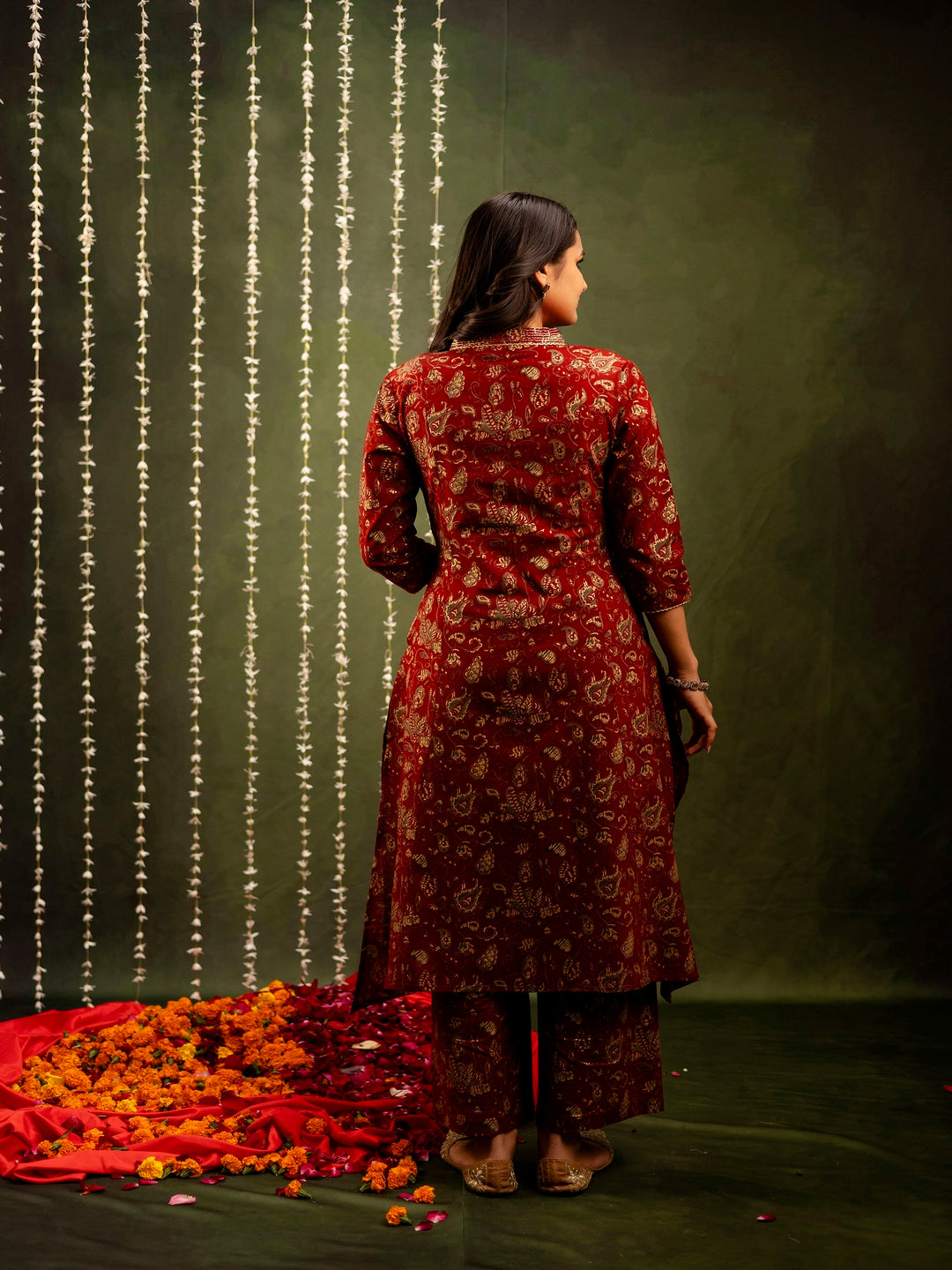 Cotton Calf Length Printed A-Line 3/4 Sleeves V-Neck Kurta Bottom Set