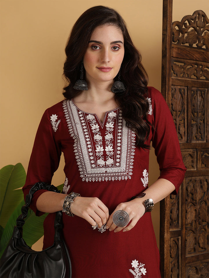 Rayon Calf Length Solid Straight 3/4 Sleeves Round Neck Kurta