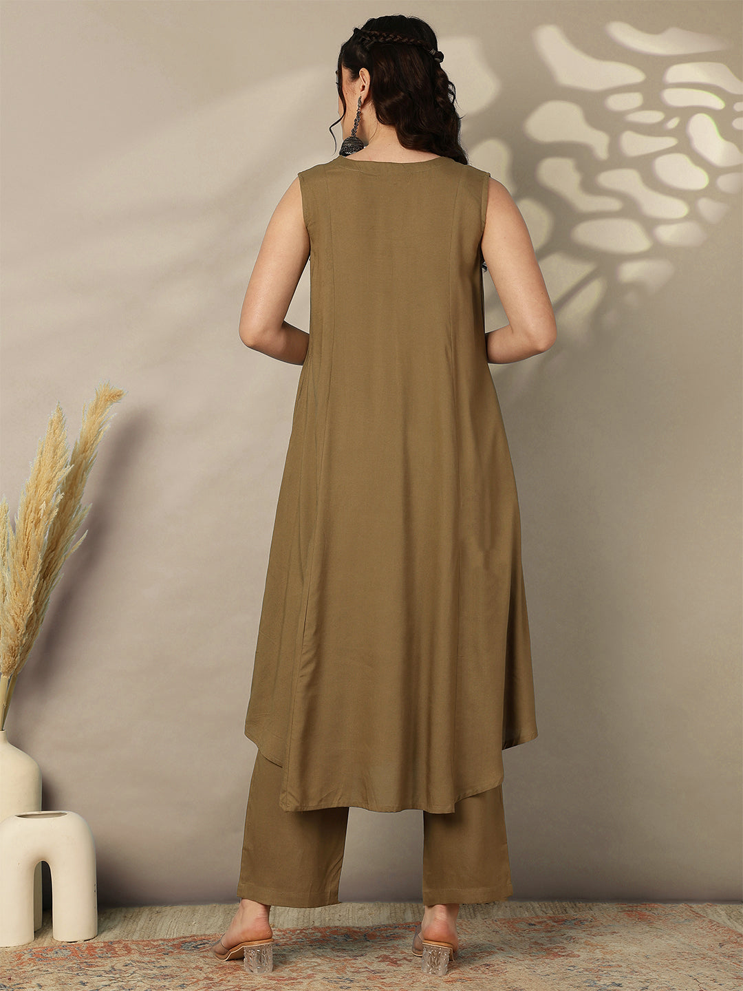 Rayon Calf Length Solid Semi-Flared 3/4 Sleeves V-Neck Kurta Bottom Set