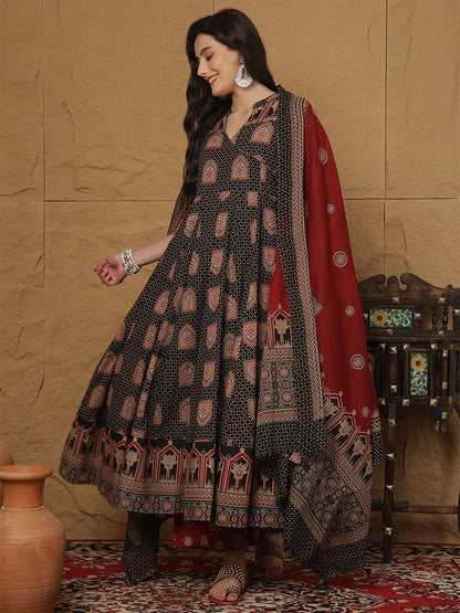 Cotton Ankle Length Printed 3/4 Sleeves Collar Anarkali Kurta Bottom With Dupatta
