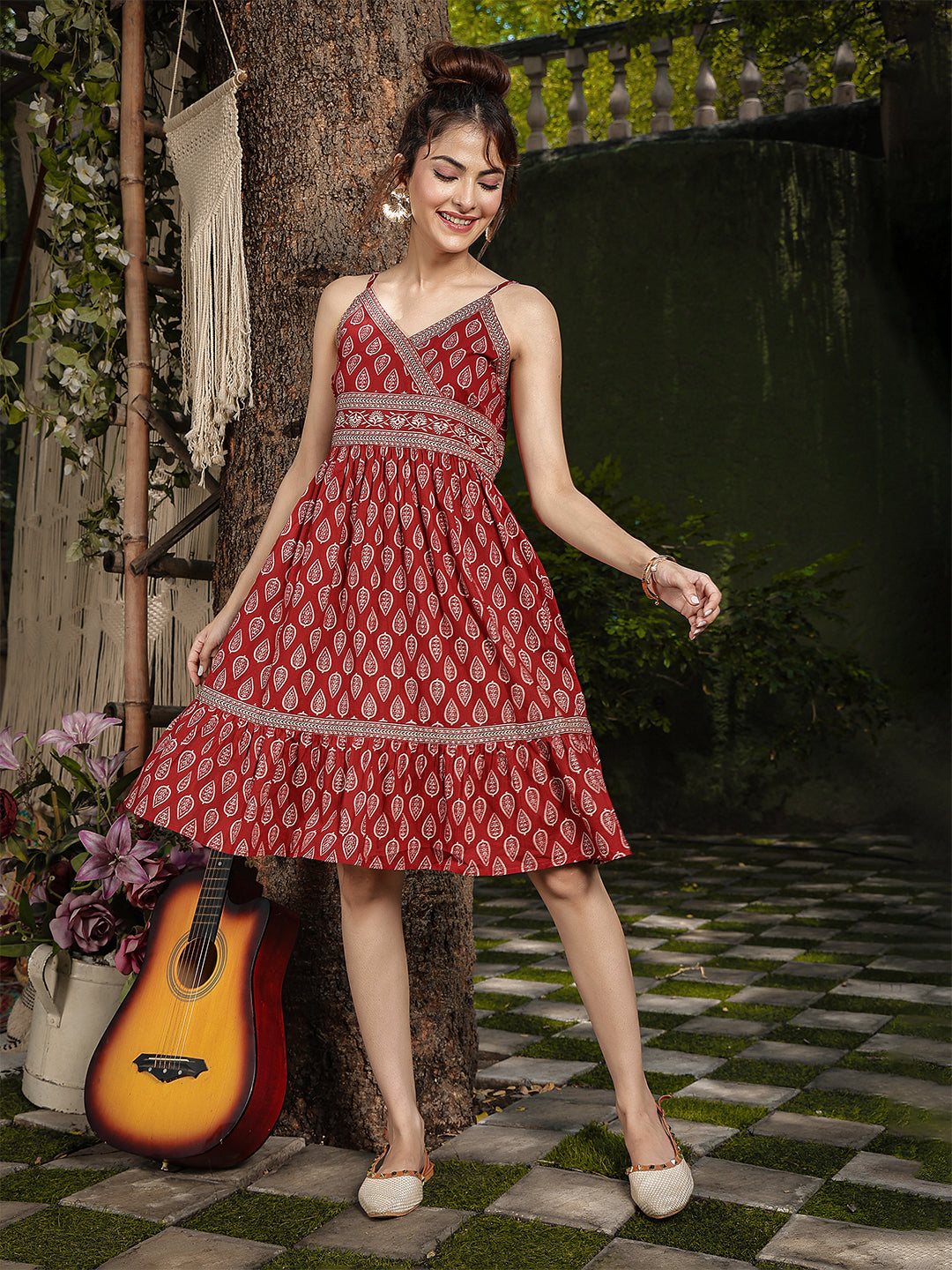 Cotton Knee Length Printed Strappy Sleeve V-Neck Flared Dress