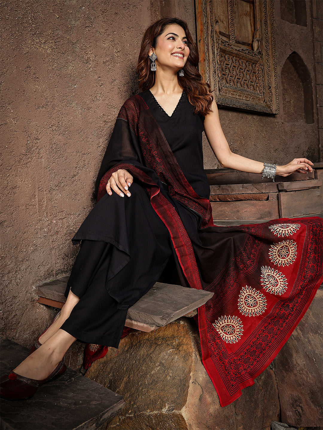 Rayon Calf Length Solid Sleeveless V-Neck Straight Kurta Suit Set