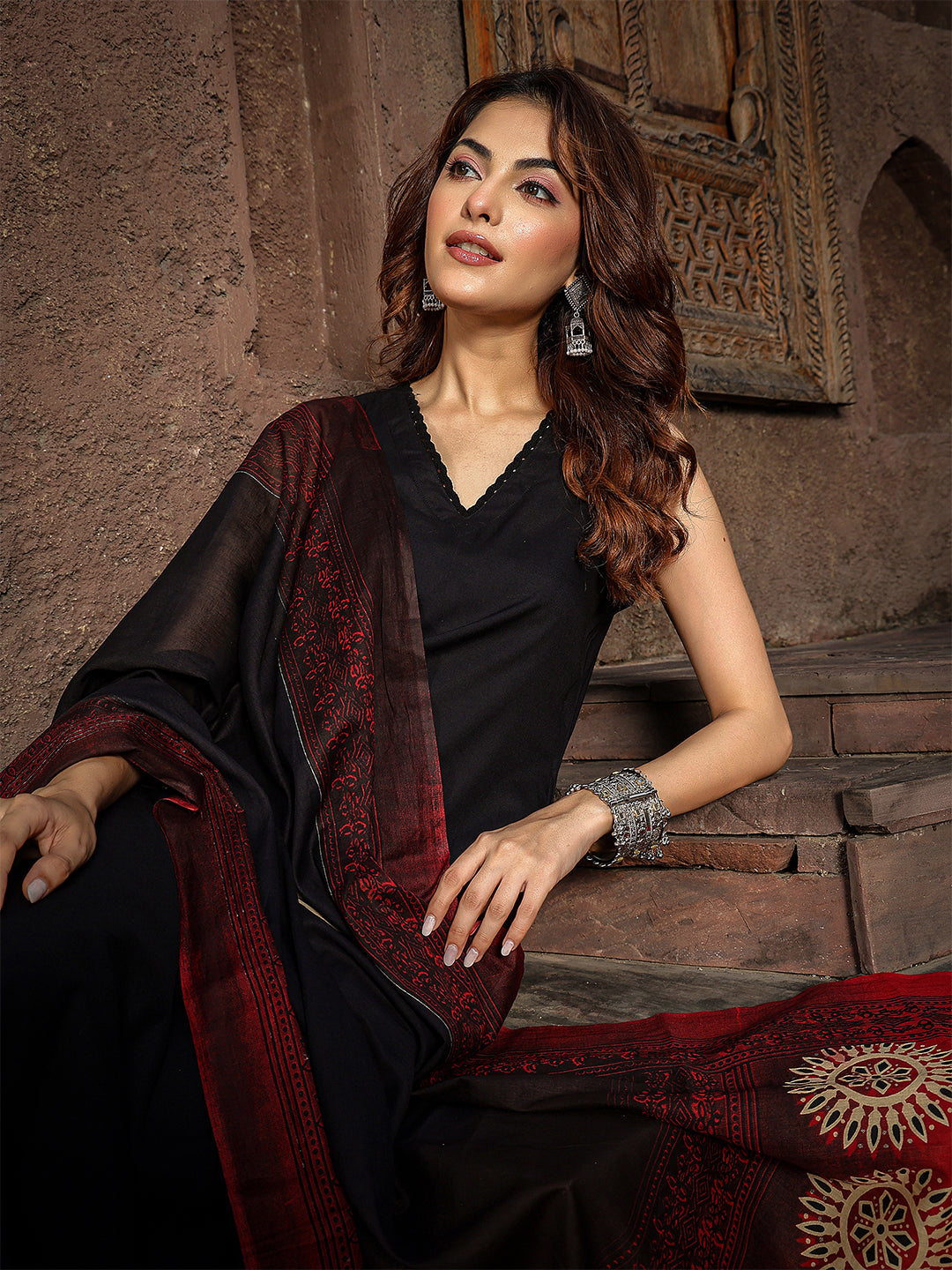 Rayon Calf Length Solid Sleeveless V-Neck Straight Kurta Suit Set